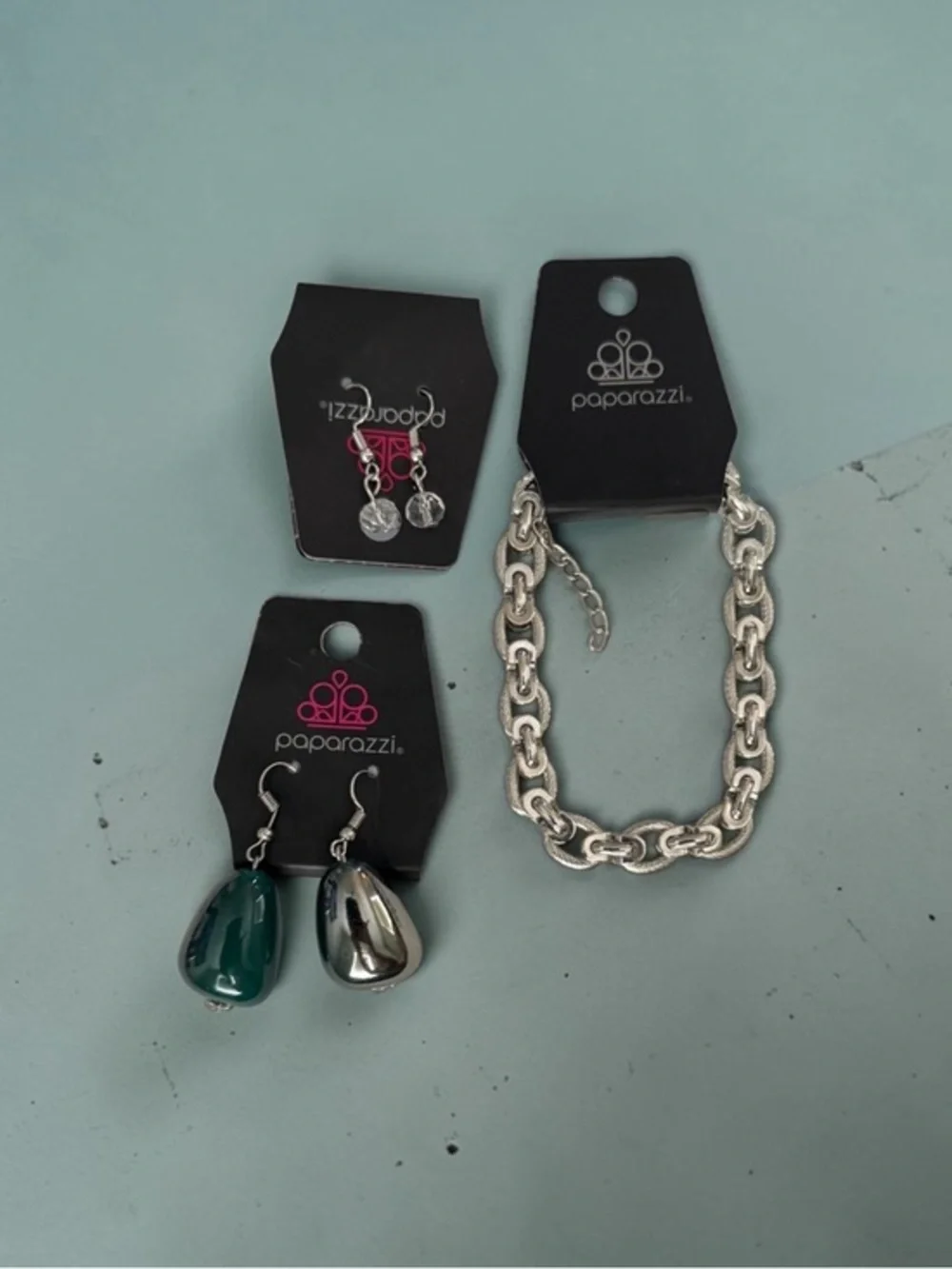 🫶🏻 Paparazzi Silver Chain Bracelet and Green Iridescent Drop Earrings Set
